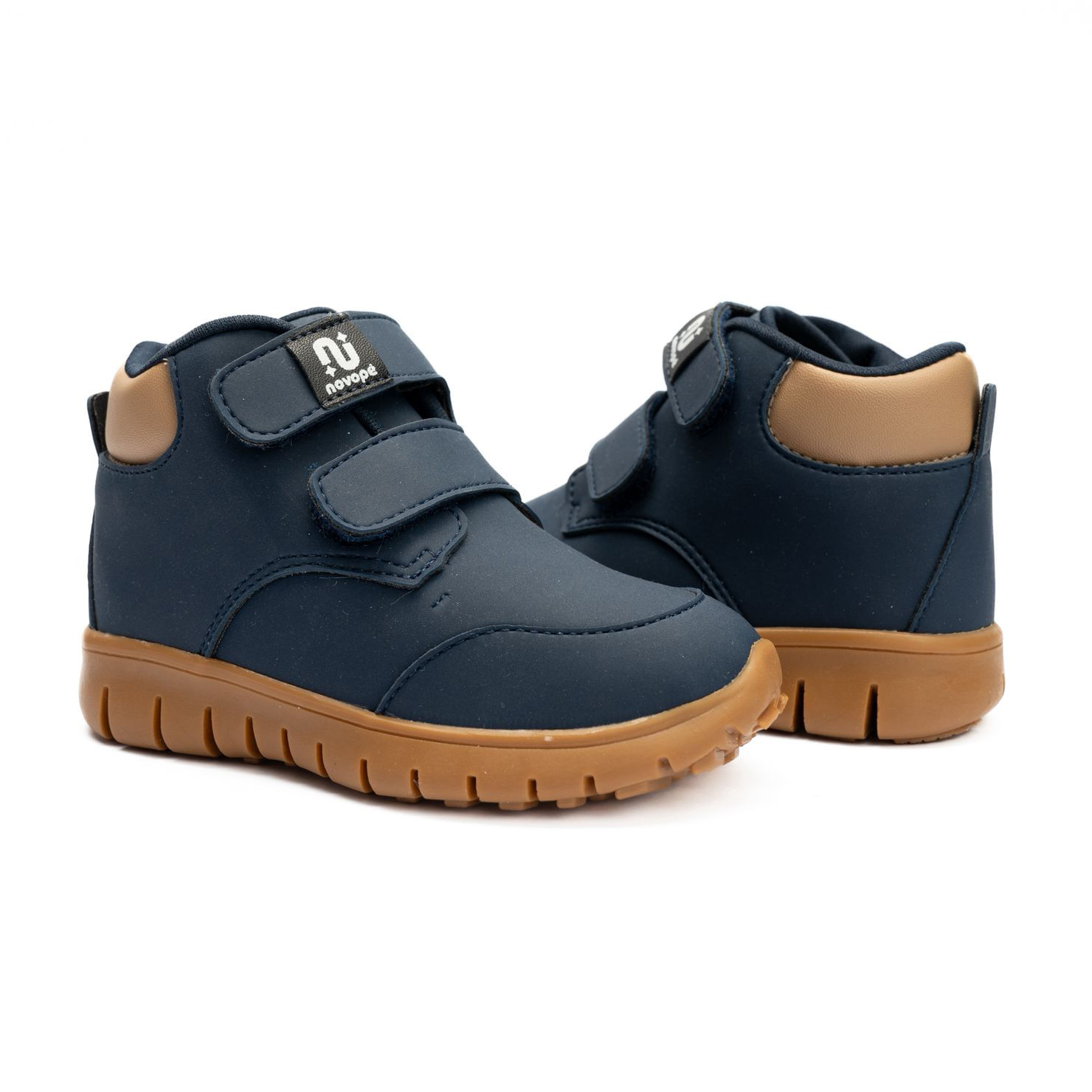 Bota infantil Novopé azul vista lateral para ajuste perfeito